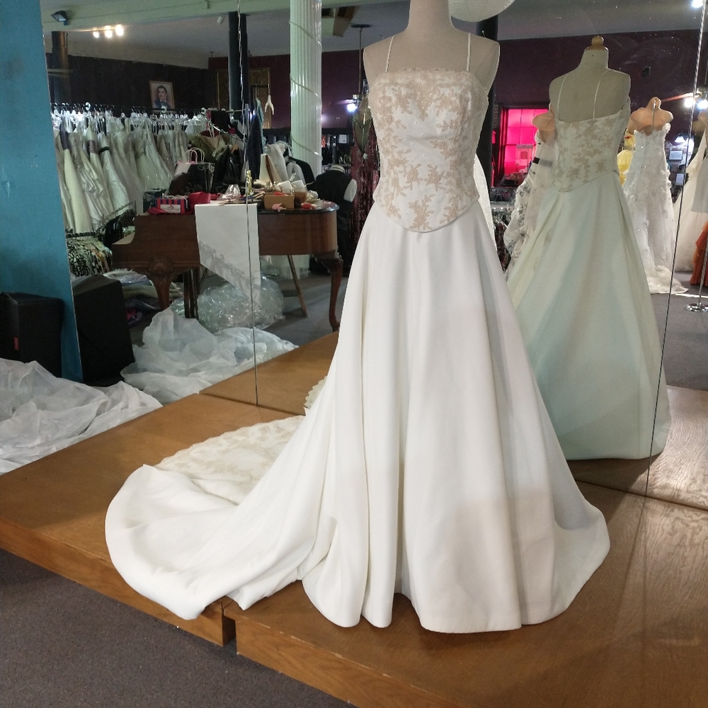 Wedding dress